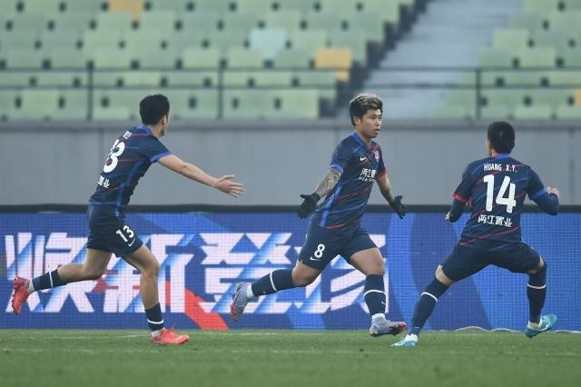  特拉奥雷生吃后卫破门狼队主场力克水晶宫拿下保级关键战